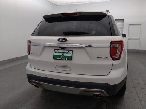 Used 2016 Ford Explorer XLT w/ Equipment Group 202A FWD image 7