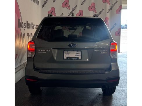 Used 2017 Subaru Forester 2.5i Limited AWD/4WD image 11
