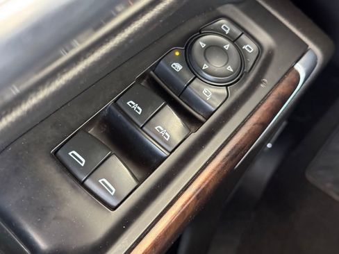 Used 2020 GMC Sierra 1500 SLT w/ SLT Convenience Package RWD image 6