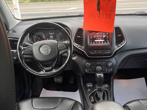 Used 2020 Jeep Cherokee Latitude Plus AWD/4WD image 25