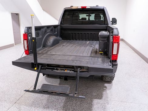 Used 2021 Ford F250 Platinum image 11