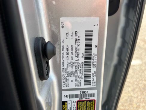 Used 2025 Toyota Tundra Limited image 29