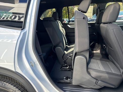 New 2026 GMC Acadia Elevation image 39