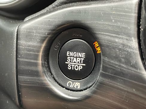 Used 2021 Jeep Grand Cherokee Laredo X RWD image 13