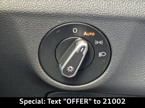 Used 2024 Volkswagen Jetta SE image 24