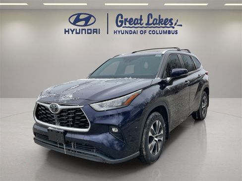 Used 2020 Toyota Highlander XLE image 1