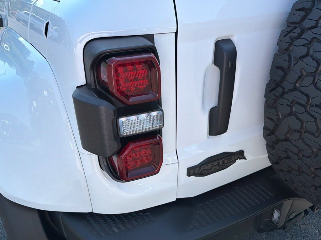 Used 2025 Ford Bronco Raptor AWD/4WD image 32