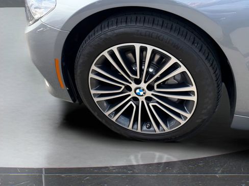 Used 2020 BMW 530i xDrive w/ Premium Package image 14