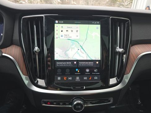 Certified 2025 Volvo V60 B5 Cross Country Plus image 34