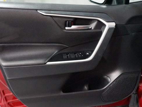Certified 2025 Toyota RAV4 XLE FWD image 30