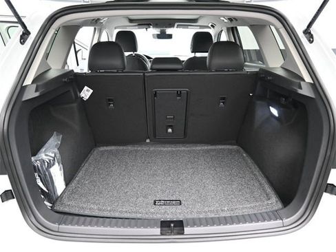 New 2026 Volkswagen Taos SEL image 12