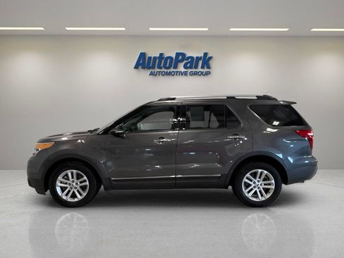 Used 2015 Ford Explorer XLT w/ Equipment Group 202A image 4