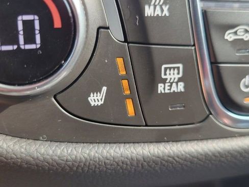 Used 2020 Chevrolet Equinox LT image 8