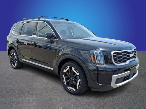 Used 2023 Kia Telluride S AWD/4WD image 3