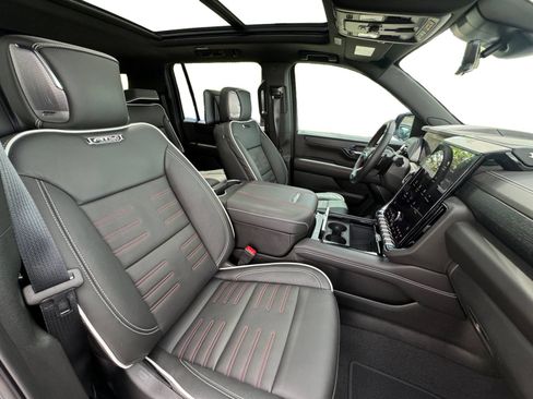 Used 2025 GMC Yukon XL AT4 Ultimate AWD/4WD image 16
