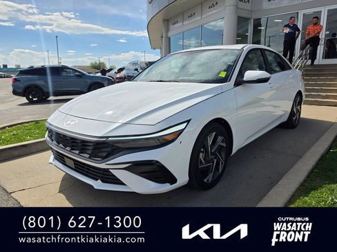 Used 2025 Hyundai Elantra Limited FWD image 1