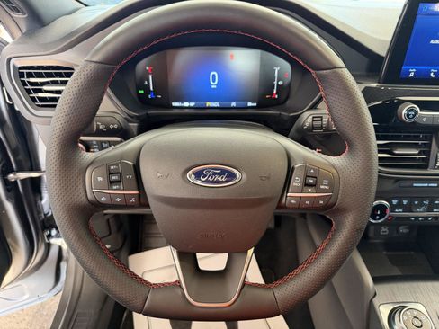 Used 2025 Ford Escape ST-Line w/ Cold Weather Package AWD/4WD image 16