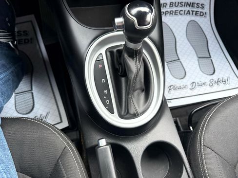 Used 2017 Kia Soul + image 25