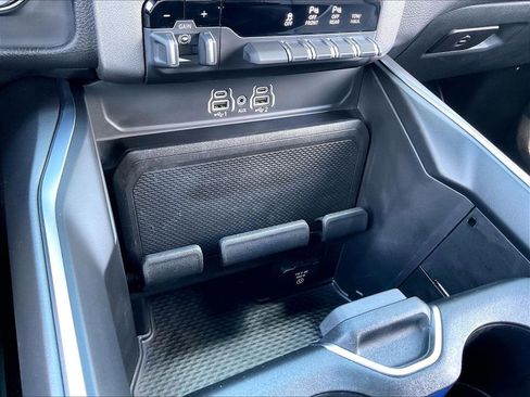Used 2025 RAM 1500 Big Horn AWD/4WD image 32