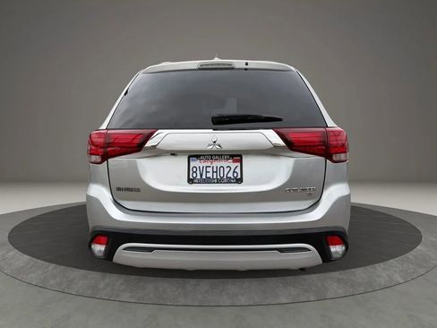 Used 2019 Mitsubishi Outlander SE image 8
