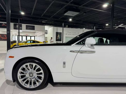 Used 2019 Rolls-Royce Dawn image 54