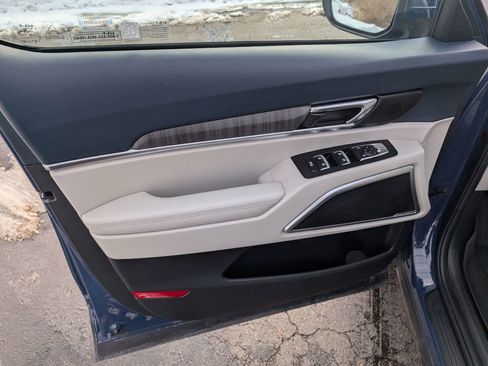 Used 2023 Kia Telluride EX w/ EX Captain's Chair Package image 15