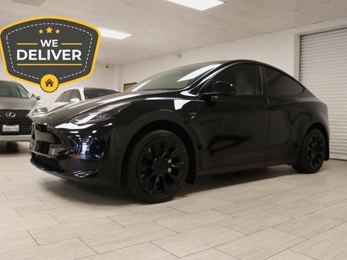 Used 2023 Tesla Model Y Long Range AWD/4WD image 2