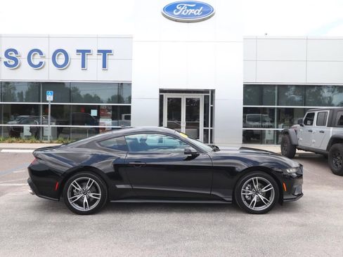 Used 2024 Ford Mustang Coupe RWD image 15