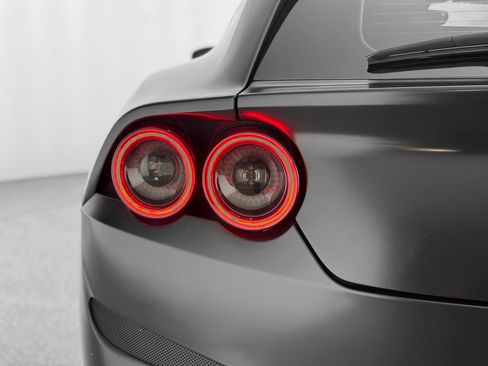 Used 2018 Ferrari GTC4Lusso T image 46