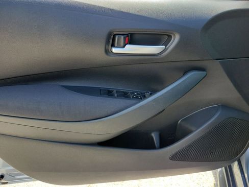 Used 2020 Toyota Corolla LE FWD image 18