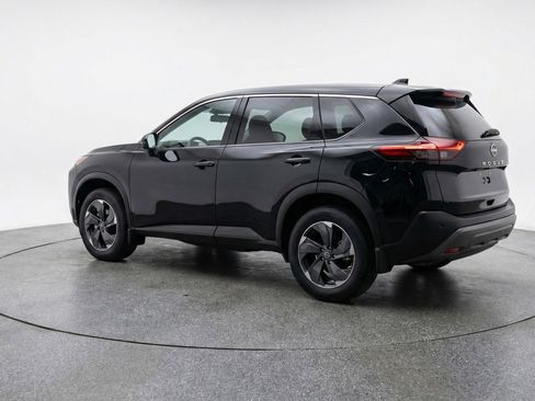 Used 2025 Nissan Rogue SV AWD/4WD image 5