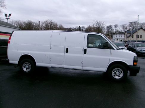 Used 2019 Chevrolet Express 3500 Extended w/ Driver Convenience Package image 3