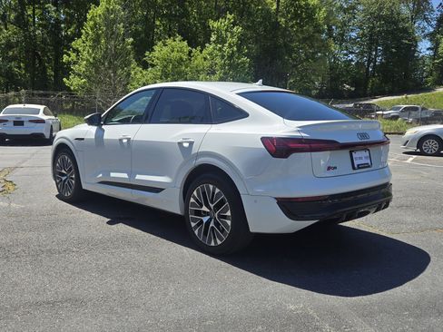 Used 2024 Audi Q8 e-tron Premium Plus w/ Premium Plus Package AWD/4WD image 3