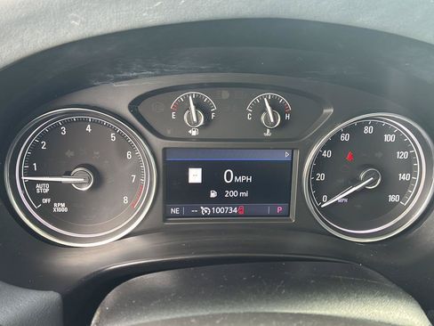 Used 2024 Buick Enclave Essence w/ Experience Buick Package FWD image 17