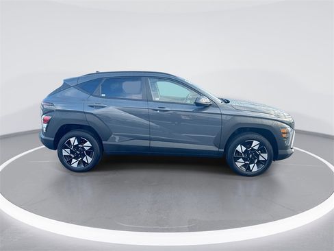 Used 2025 Hyundai Kona SEL image 9