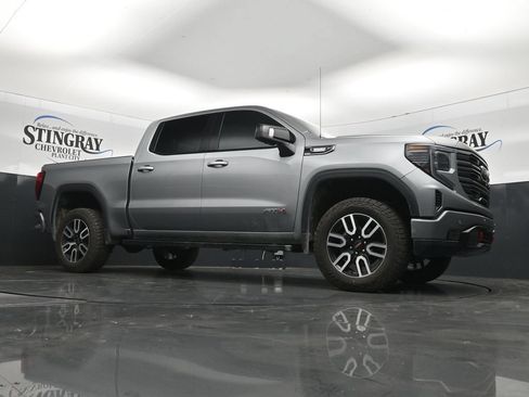 Used 2024 GMC Sierra 1500 AT4 w/ Technology Package AWD/4WD image 17