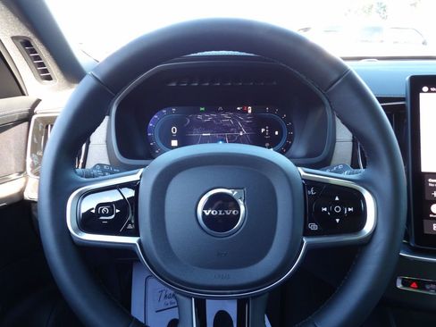 Certified 2025 Volvo XC90 B5 Core image 19