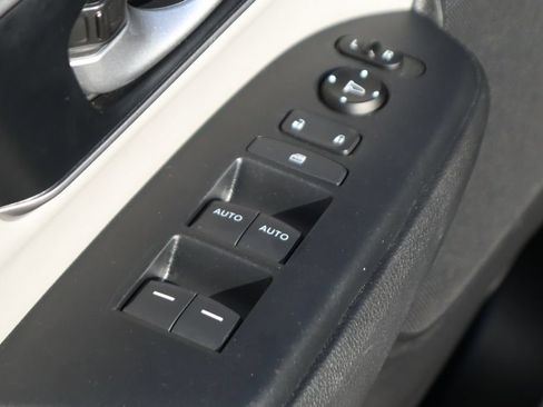 Used 2020 Honda CR-V EX-L image 16