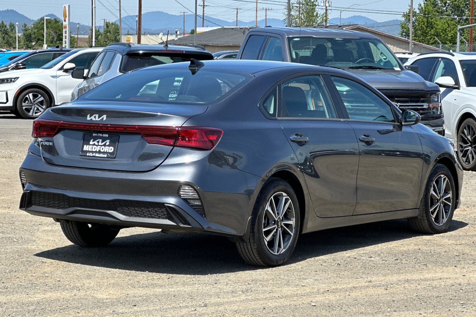 Used 2024 Kia Forte LXS FWD image 4