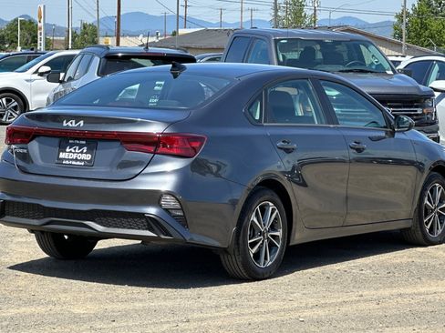 Used 2024 Kia Forte LXS FWD image 4