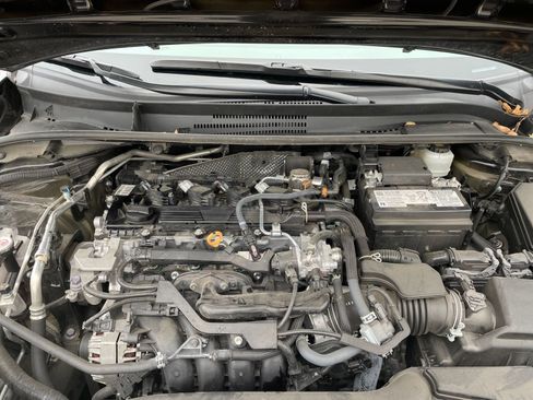 Used 2025 Toyota Corolla LE image 31