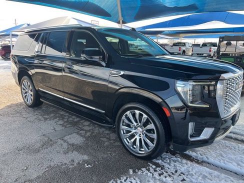 Used 2021 GMC Yukon XL Denali image 3