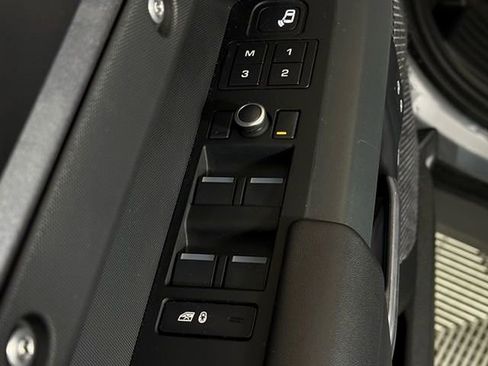 Used 2020 Land Rover Defender 110 X image 29