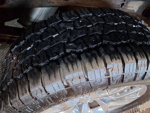 Used 2014 GMC Sierra 1500 SLT w/ SLT Crew Cab Value Package image 9