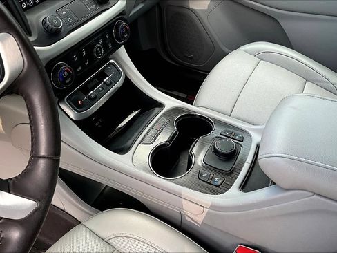 Used 2020 GMC Acadia SLT w/ Premium Package AWD/4WD image 18