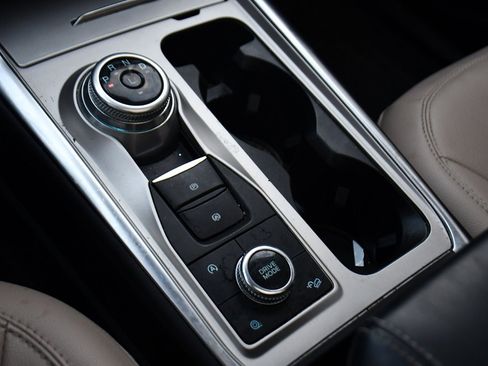 Used 2023 Ford Explorer Limited w/ Limited Technology Package image 31