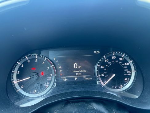 Used 2023 Toyota Highlander XLE FWD image 12