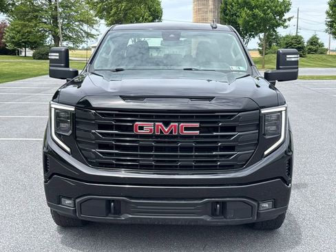 Used 2024 GMC Sierra 1500 Elevation AWD/4WD image 2