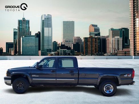 Used 2003 Chevrolet Silverado 2500 LS w/ Skid Plate Package AWD/4WD image 2