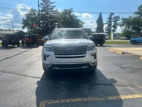 Used 2018 Ford Explorer Platinum AWD/4WD image 2